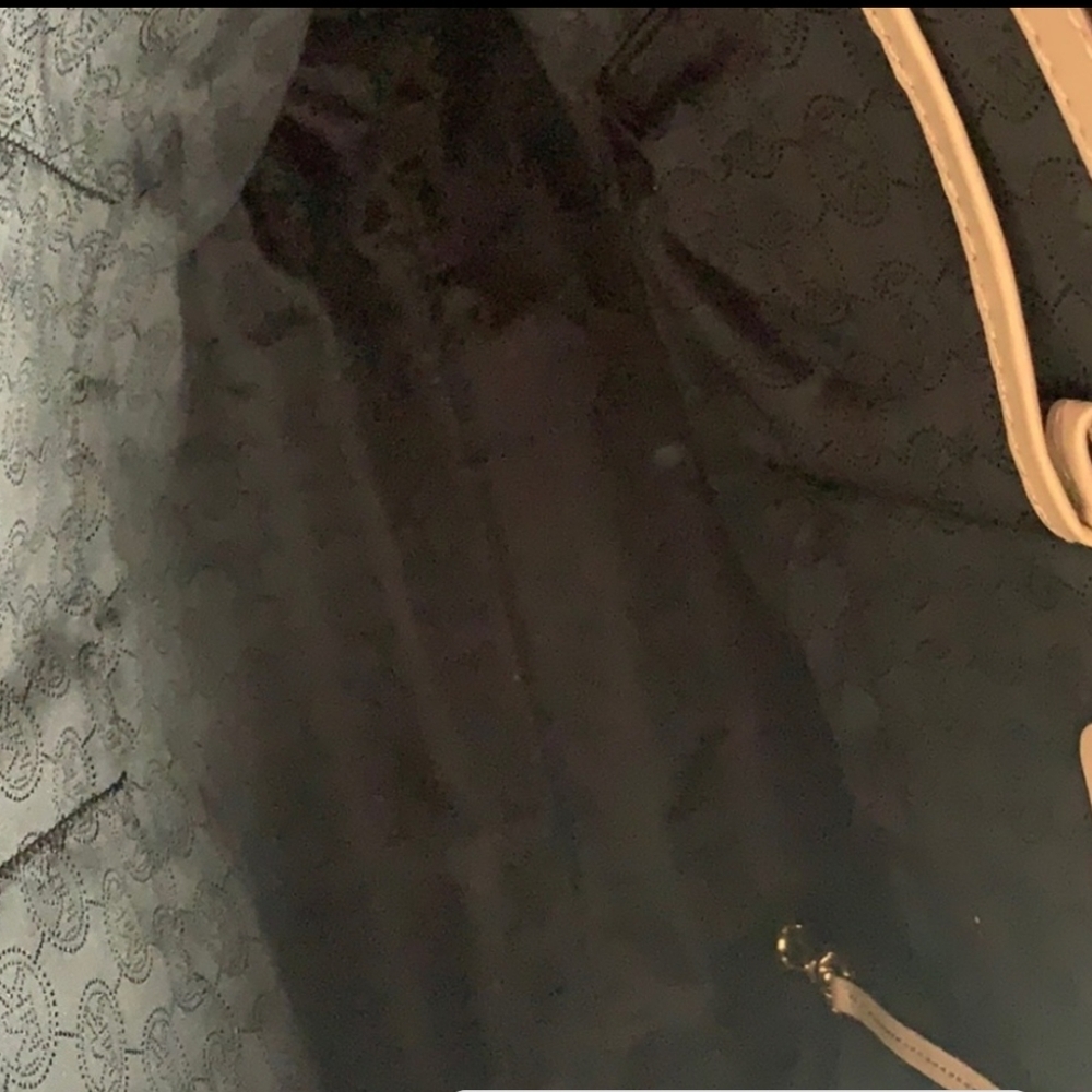 Michael kors purse - Picture 3 of 6